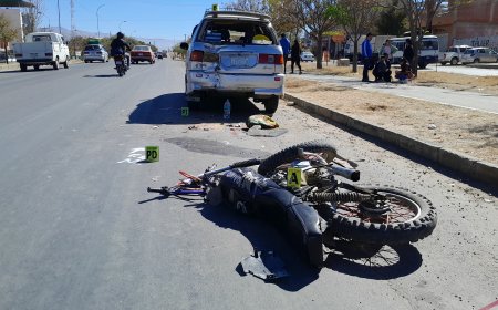 Motociclista resulta gravemente herido tras colisionar con un miniván en Tarija.