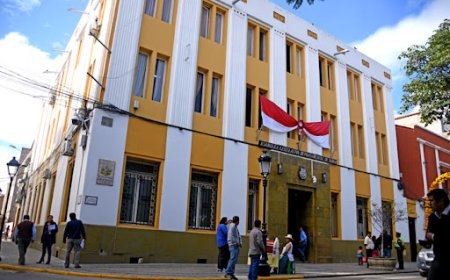 La Asamblea Departamental de Tarija, aprueba una ley que reduce de 30 a 17 asambleístas.