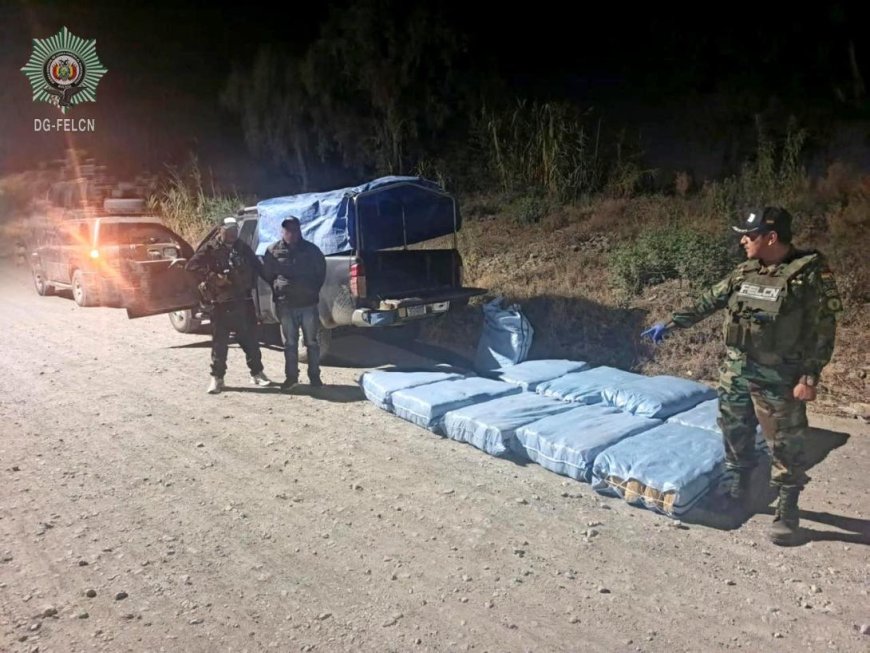 Policía intercepta camioneta con 236 paquetes de marihuana en Vinto