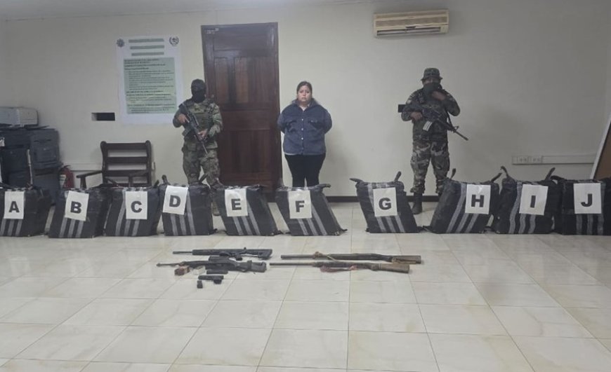 La FELCN de la Policía incautó 457 kilos de cocaína y armamento pesado en Beni