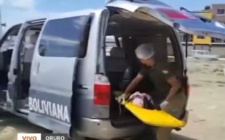 Hallan el cuerpo de una bebé dentro de una caja en Oruro con una nota que decía 'Que en paz descanse'