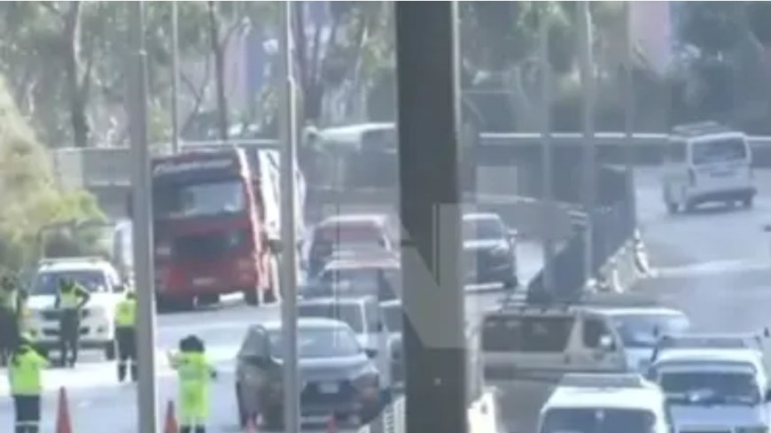 TRAGEDIA EN LA CURVA DEL DIABLO, SE REGISTRÓ VARIOS MUERTOS Y HERIDOS TRAS CHOQUE ENTRE CAMIÓN Y MINIBUSES