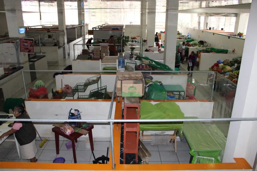 Jornada integral de limpieza y control en el Mercado Avaroa en Tarija