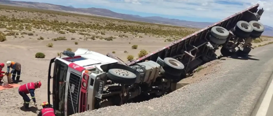 Conductor Muere Aplastado Por Su Propio Camión En La Ruta Uyuni–Aloja