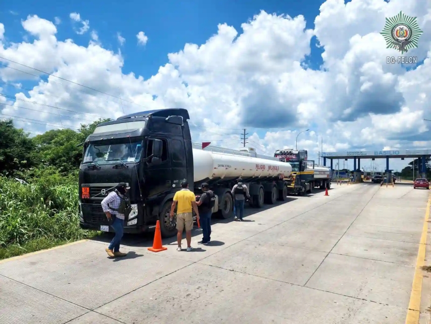 Un Cisterna que viajaba por la Ruta Santa Cruz - Yacuiba fue intervenida por transportar Droga