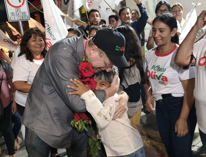 Oliva inauguró casa de campaña en el Distrito 1 y plantea unidad para Tarija.