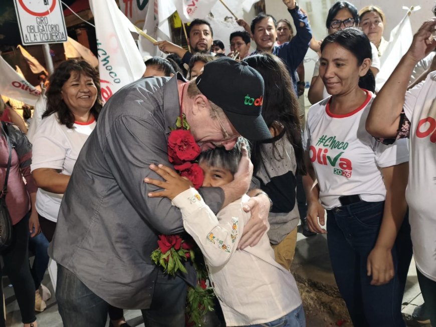 Oliva inauguró casa de campaña en el Distrito 1 y plantea unidad para Tarija.