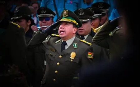 Decreto presidencial releva al Inspector General de la Policía y nombra autoridad interina.