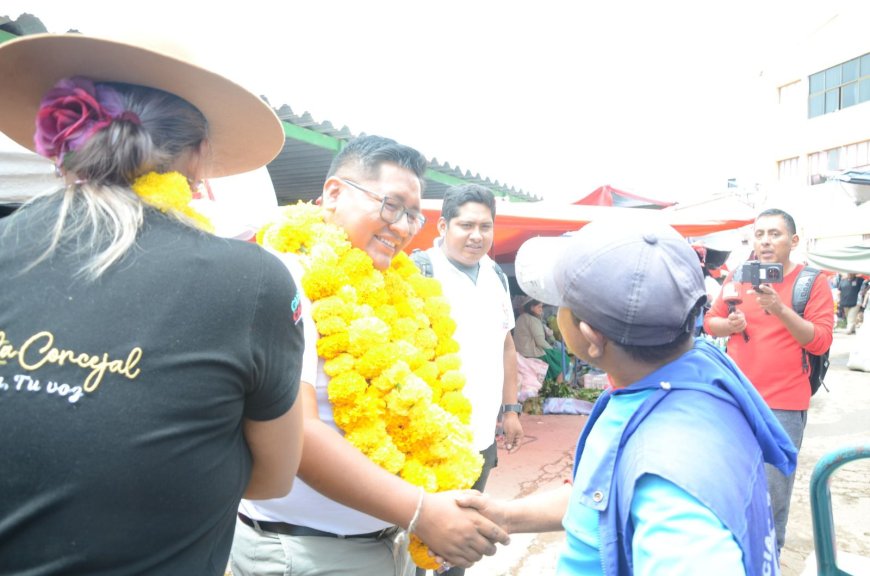 A 28 días de las elecciones Carvajal refuerza su campaña en el Mercado Campesino con salud gratuita y propuestas de largo plazo