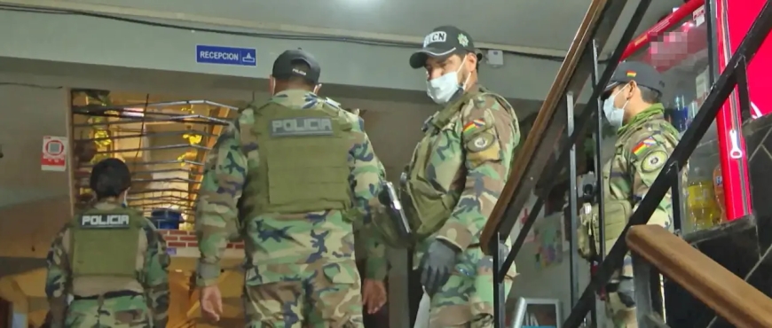 Hombre muere en alojamiento de Cochabamba tras ruptura de cápsulas de droga en su organismo