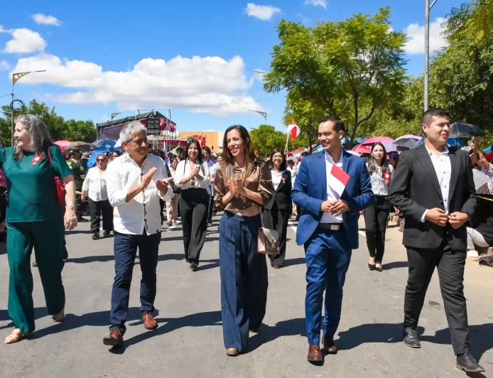 Participación política marca el desfile cívico por los 209 años de Tarija