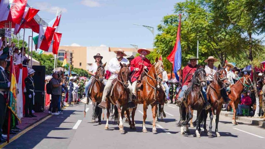 Asociaciones hípicas participan del desfile cívico por el 15 de Abril en Tarija