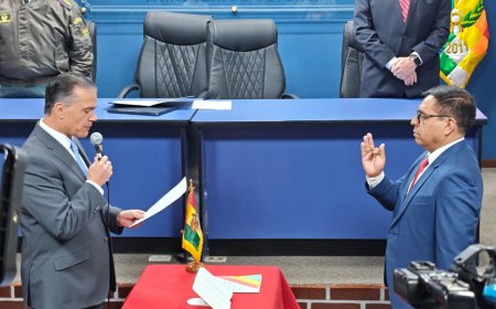 MINISTRO DE DEFENSA POSESIONA A WILLY POZO COMO VICEMINISTRO Y LE ENCOMIENDA FORTALECER LAS FUERZAS ARMADAS