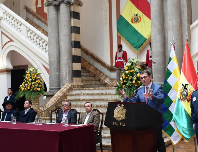 ‘No va a llover dólares’: Paz anuncia reformas y apuesta por la producción para reactivar la economía