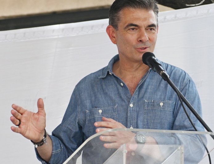 Gobierno anticipa decisiones 'difíciles, pero valientes' sobre la subvención a los combustibles