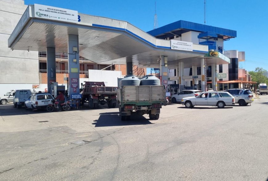 Se terminan las filas para cargar combustible en surtidores de Tarija
