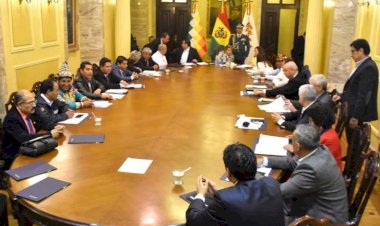 Áñez solicitó la renuncia de todos sus ministros ante la inscripción de candidaturas