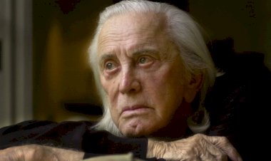 Muere Kirk Douglas, la última gran estrella del viejo Hollywood, a los 103 años.
