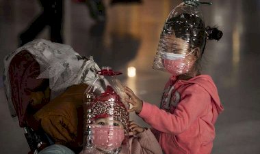 Ante la escasez de barbijos, en China inventan métodos caseros para protegerse del coronavirus