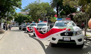 Gobernación entrego cinco patrullas policiales a la institución verde olivo en Tarija.