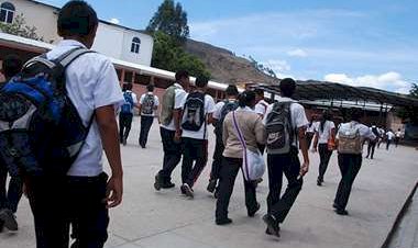 Gobierno afirma que el retorno a clases puede ser en mayo y de forma gradual