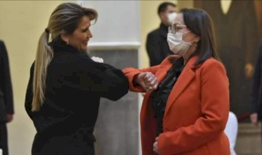 La Presidenta posesiona a Eidy Roca como ministra de Salud