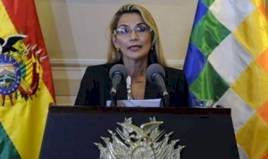 Añez convoca a un “diálogo político” a sectores movilizados, TSE, legisladores y candidatos