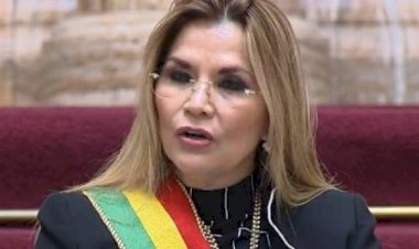 Añez: Bolivia debe elegir entre el camino del luto y el del diálogo