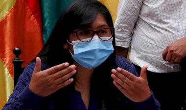 Copa promulga la ley del Bono contra el Hambre de Bs 1.000, Áñez insiste en aprobar créditos para el Bono Salud