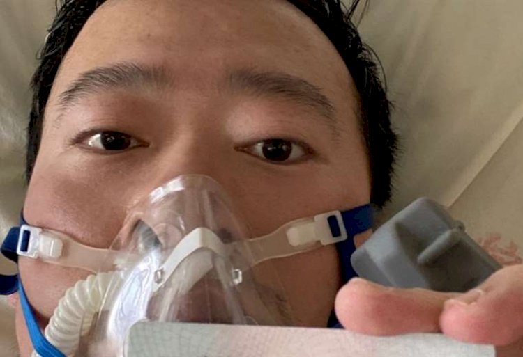 Muere Li Wenliang, el médico que trató de alertar sobre el brote del Coronavirus en China.