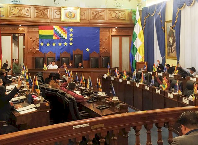 Senado aprueba ley para una pausa en el pago de créditos y servicios ante emergencia por el COVID-19