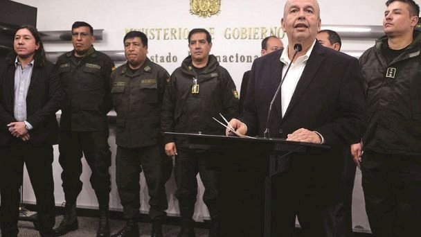 Detienen a siete policías por llevarse cocaína incautada