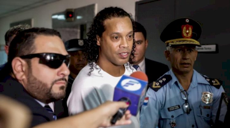 Ronaldinho Gaúcho cumple el lunes un mes de prisión en Paraguay