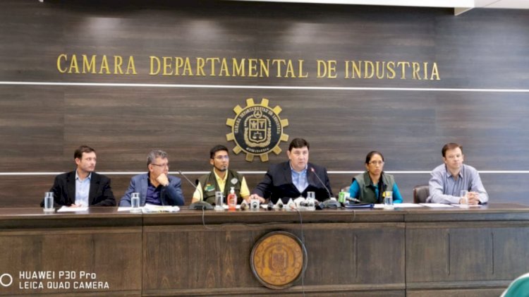 Industriales rechazan incremento salarial y piden un fondo de estabilización productiva