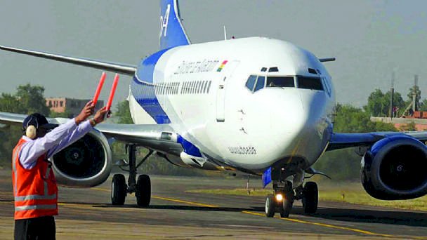 Gobierno habilita vuelos solidarios tras polémica con naves de la FAB