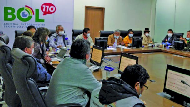 Ocho departamentos mantienen cuarentena total por ola de casos