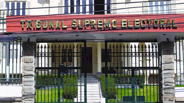 Doria Medina recuerda al TSE que una ley le faculta a querellarse por fraude electoral