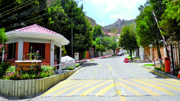 Cancillería dice que México ratifica presencia de siete exautoridades en su residencia