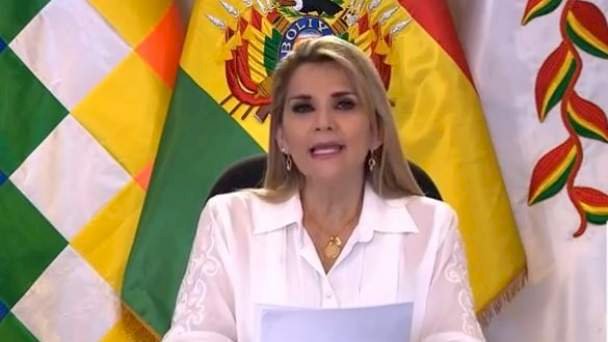 Añez promulga ley para elecciones, pero dice que Mesa, Evo y Arce asumirán consecuencias