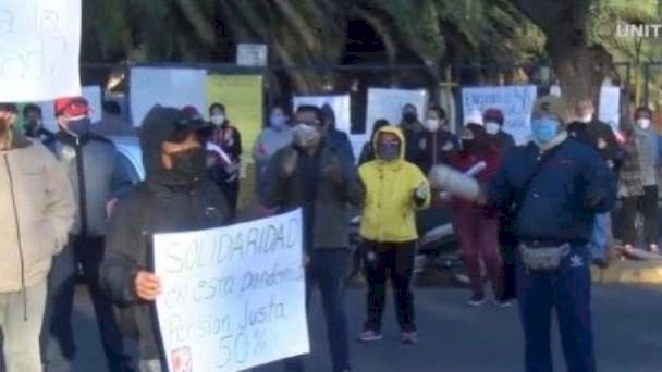 Ministerio de Educación convoca a dialogar a padres por rebaja de pensiones