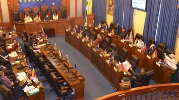 Senado rechaza ascenso en las FFAA por ser "inconstitucional"