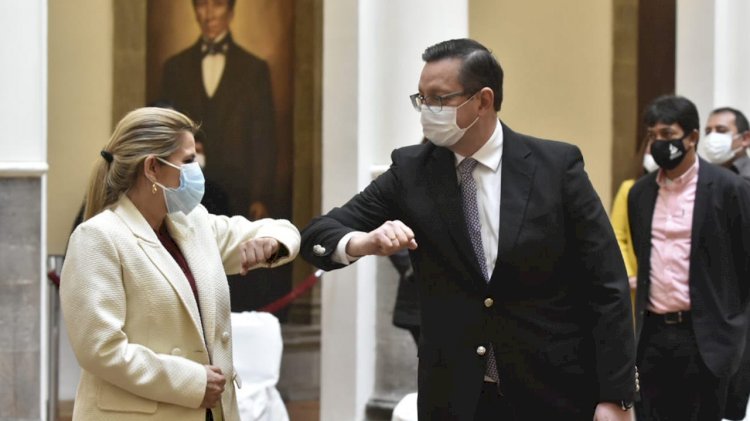 Gobierno posesiona a Óscar Ortiz como nuevo ministro de Economía y Finanzas