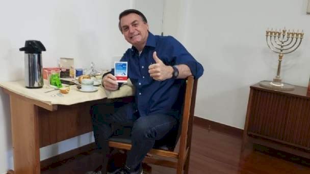 Bolsonaro da negativo de Covid-19 casi tres semanas después de ser contagiado