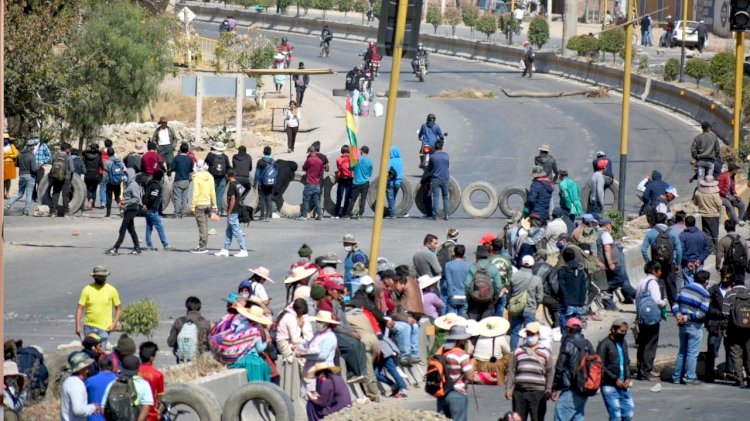 Bloqueos también impiden el paso de pruebas de COVID-19 de otros municipios
