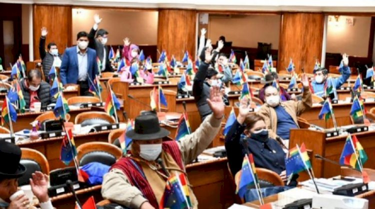 El MAS promueve nuevamente norma para regular uso de las redes sociales