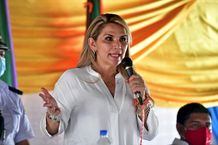 Áñez ratifica que declarará este miércoles emergencia nacional por los incendios