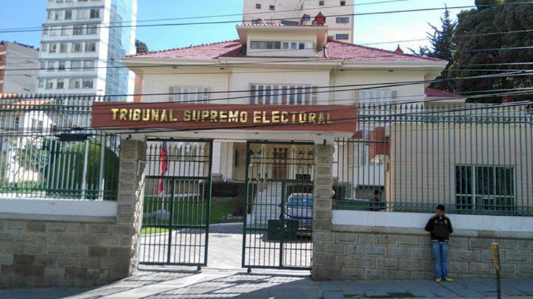TSE depura del padrón electoral a 454.305 personas fallecidas en Bolivia